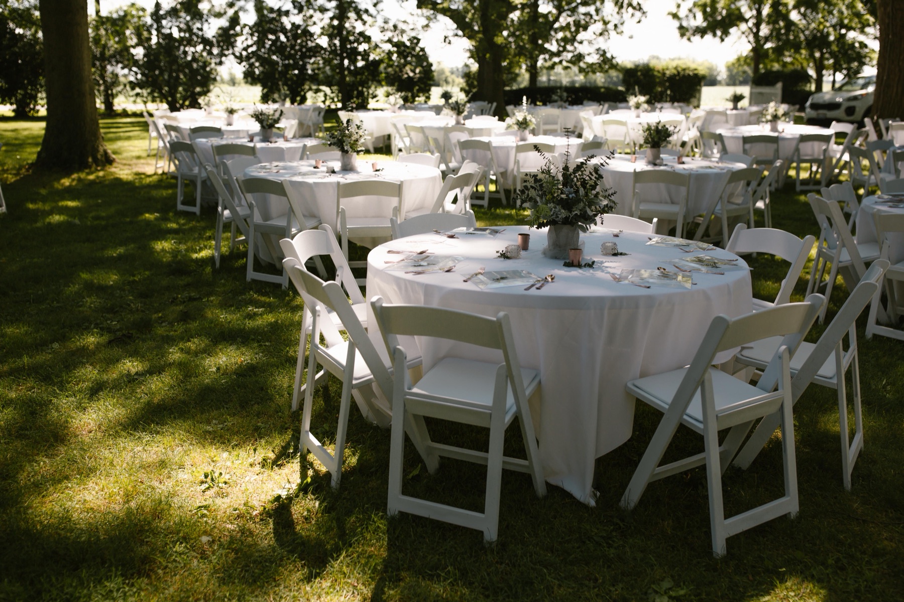 Tables & Seating